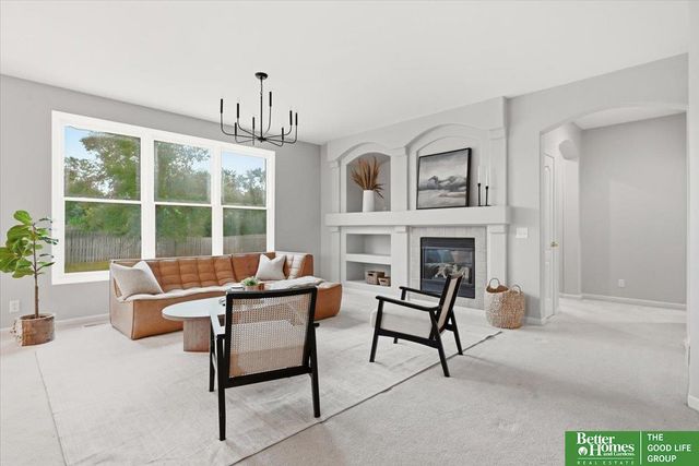 9816 S 28th Avenue Circle, Bellevue, NE 68123