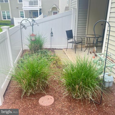 701A TRESCOTT PL, Mount Laurel, NJ 08054