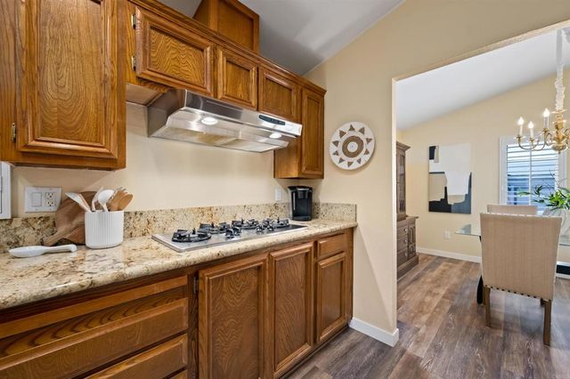 635 Via Santa Cruz, Vista, CA 92081