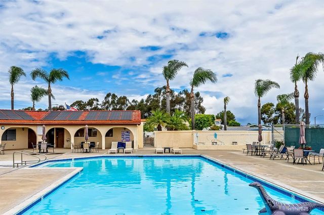 635 Via Santa Cruz, Vista, CA 92081