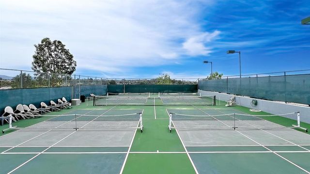 635 Via Santa Cruz, Vista, CA 92081