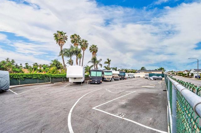 635 Via Santa Cruz, Vista, CA 92081