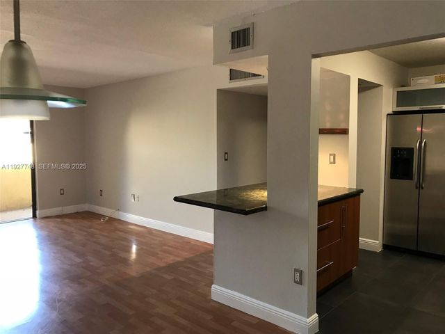 10431 N Kendall Dr D106, Miami, FL 33176