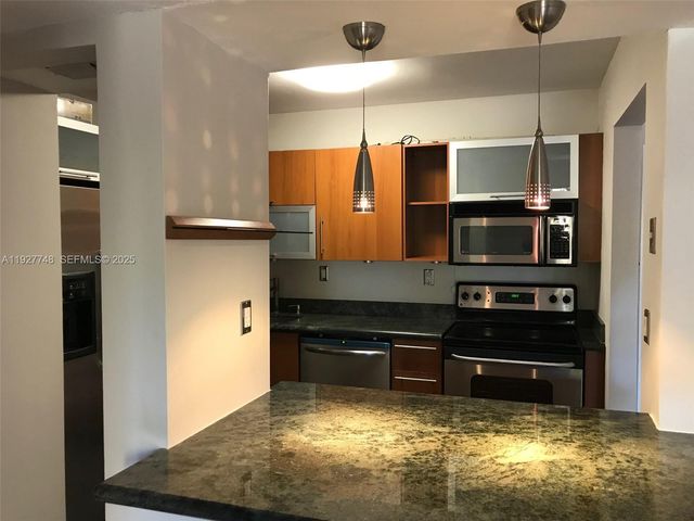 10431 N Kendall Dr D106, Miami, FL 33176