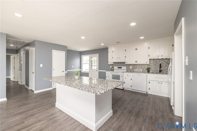 2601 Bent Oaks Dr, Colonial Heights, VA 23834