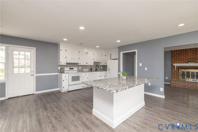 2601 Bent Oaks Dr, Colonial Heights, VA 23834