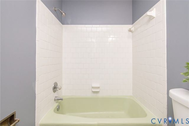 2601 Bent Oaks Dr, Colonial Heights, VA 23834