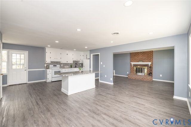 2601 Bent Oaks Dr, Colonial Heights, VA 23834