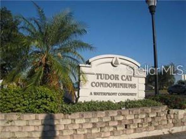 9105 TUDOR DRIVE F103, Tampa, FL 33615