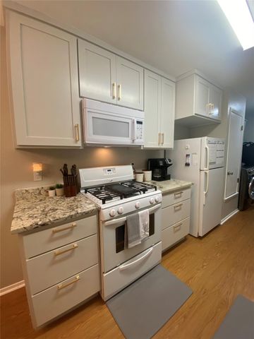 12306 Deer Falls DR B, Austin, TX 78729