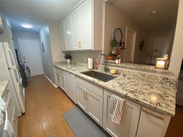 12306 Deer Falls DR B, Austin, TX 78729