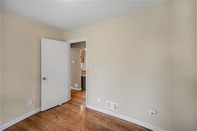 2200 W 74th Terrace, Prairie Village, KS 66208