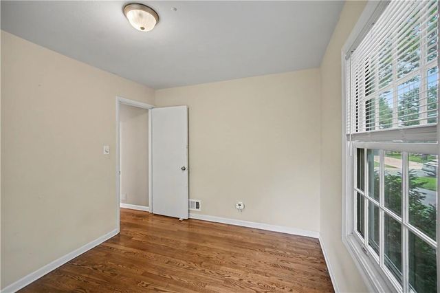 2200 W 74th Terrace, Prairie Village, KS 66208
