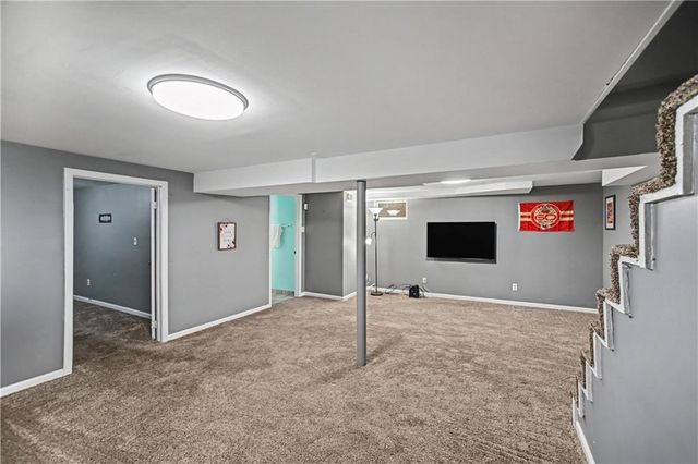 2200 W 74th Terrace, Prairie Village, KS 66208