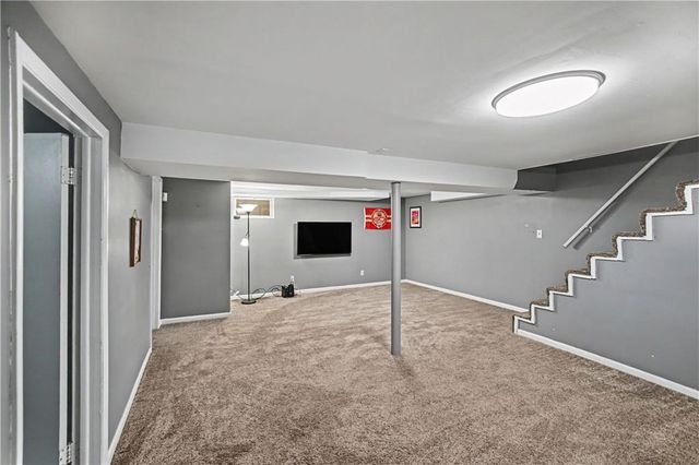 2200 W 74th Terrace, Prairie Village, KS 66208
