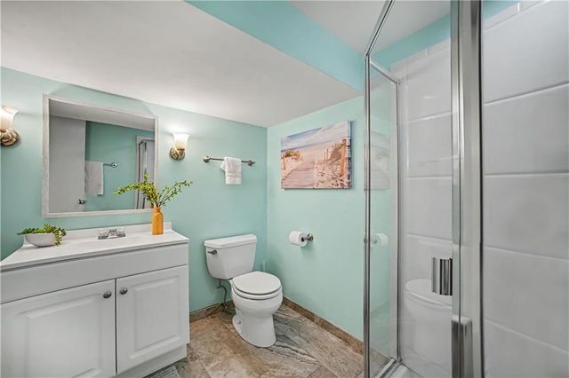 2200 W 74th Terrace, Prairie Village, KS 66208
