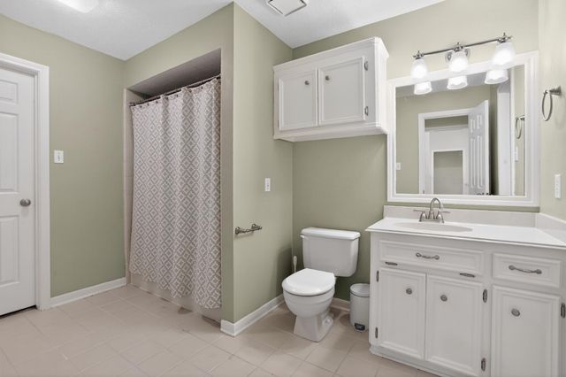 47 N Buck Ridge, The Woodlands, TX 77381