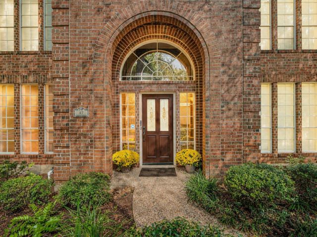 47 N Buck Ridge, The Woodlands, TX 77381