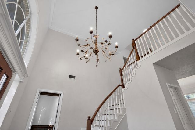 47 N Buck Ridge, The Woodlands, TX 77381