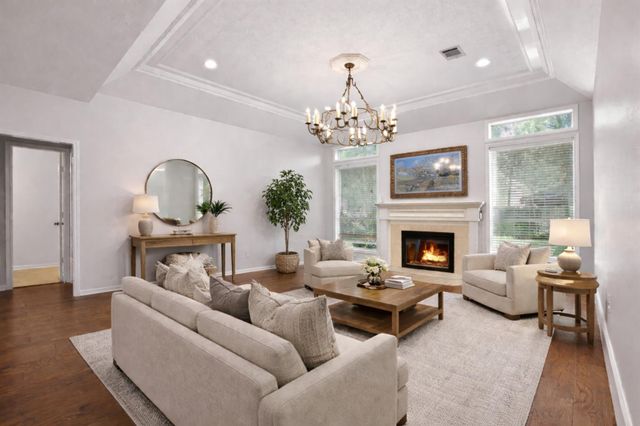 47 N Buck Ridge, The Woodlands, TX 77381