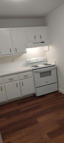 7730 Camino Real F-309, Miami, FL 33143