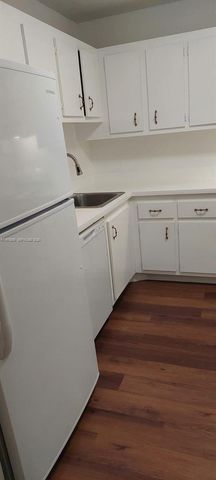 7730 Camino Real F-309, Miami, FL 33143