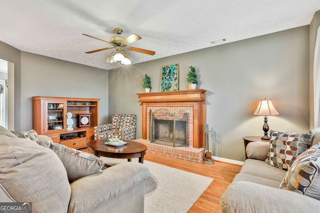 809 Lora Smith Road, Newnan, GA 30265