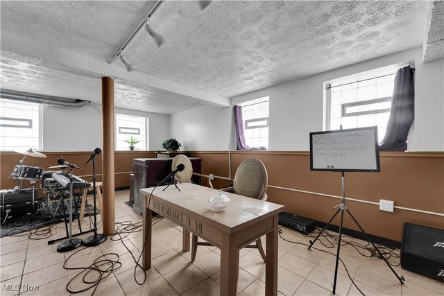 4591 W 41st Street, Cleveland, OH 44109