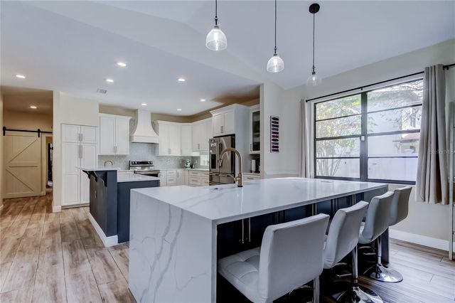 17015 WINNERS CIRCLE, Odessa, FL 33556