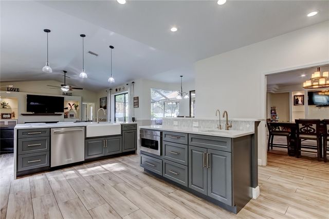 17015 WINNERS CIRCLE, Odessa, FL 33556