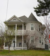 3 Malden St, Worcester, MA 01606