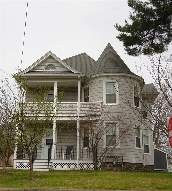 3 Malden St, Worcester, MA 01606