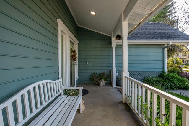 3900 W Allen Court, Visalia, CA 93291