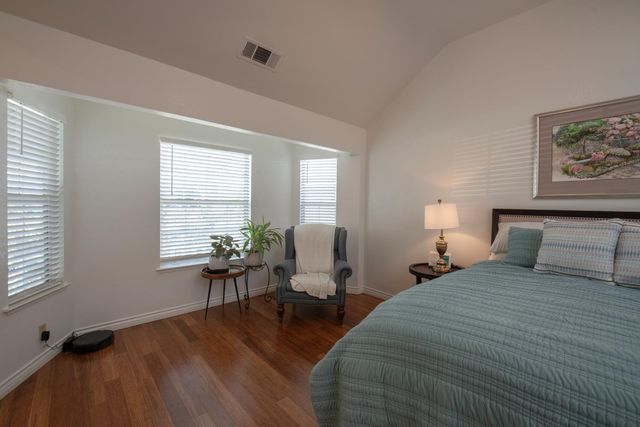 3900 W Allen Court, Visalia, CA 93291