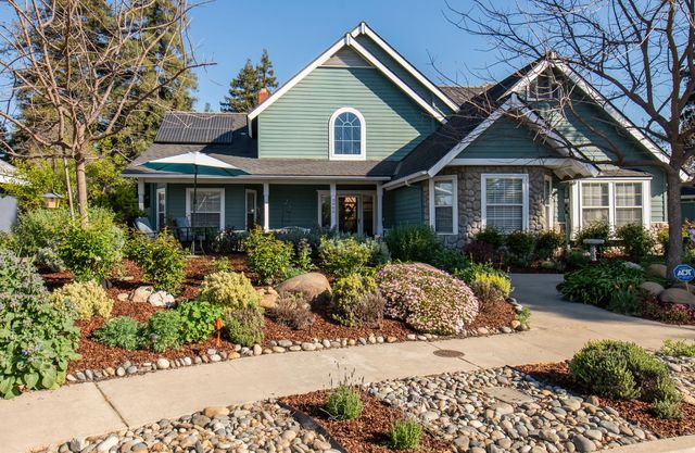 3900 W Allen Court, Visalia, CA 93291