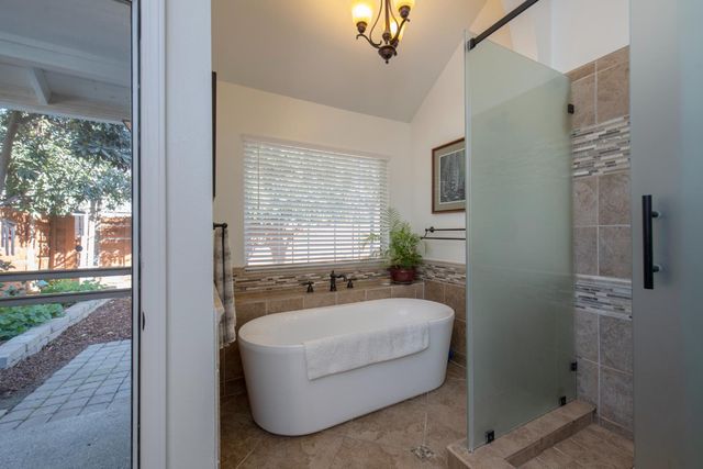 3900 W Allen Court, Visalia, CA 93291