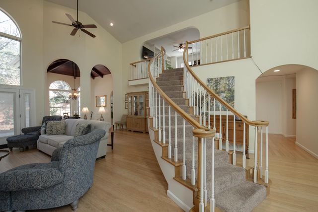 3900 W Allen Court, Visalia, CA 93291