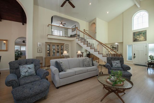 3900 W Allen Court, Visalia, CA 93291