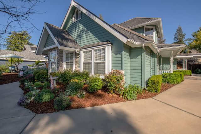 3900 W Allen Court, Visalia, CA 93291