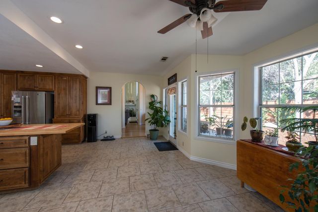 3900 W Allen Court, Visalia, CA 93291