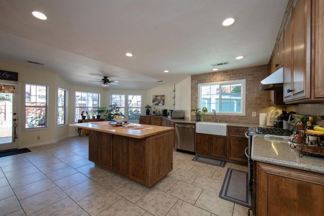 3900 W Allen Court, Visalia, CA 93291