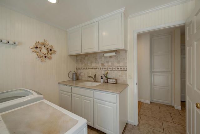 3900 W Allen Court, Visalia, CA 93291