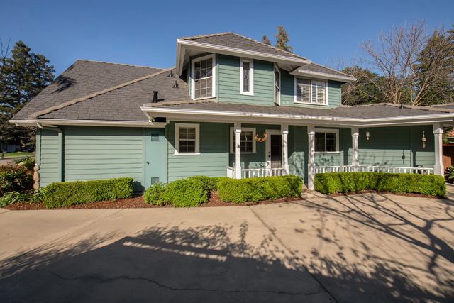 3900 W Allen Court, Visalia, CA 93291