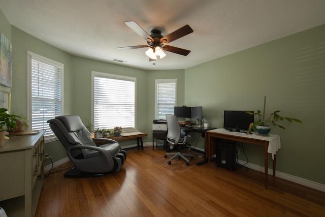 3900 W Allen Court, Visalia, CA 93291