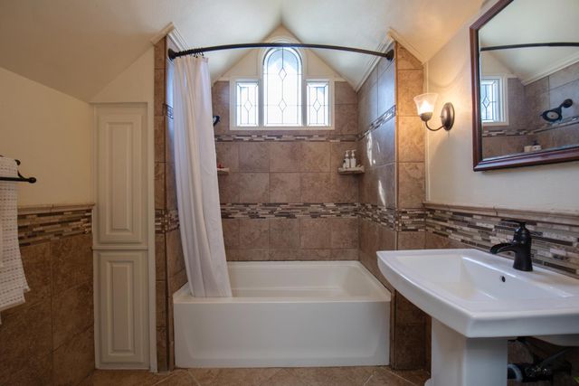 3900 W Allen Court, Visalia, CA 93291