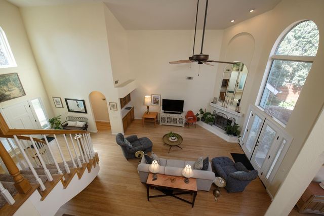 3900 W Allen Court, Visalia, CA 93291