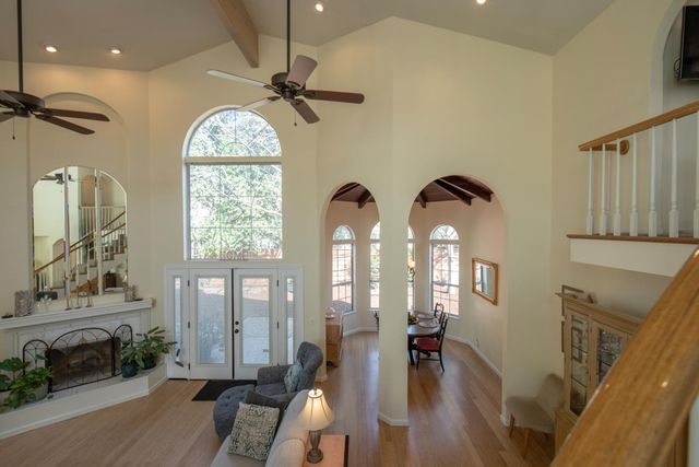 3900 W Allen Court, Visalia, CA 93291