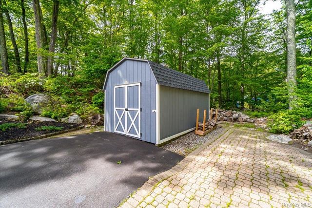 59 Millpond Lane, Holmes, NY 12531
