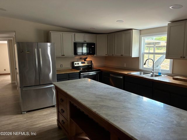 636 UNION Avenue, Interlachen, FL 32148