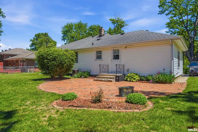 5203 N SHERIDAN Road, Peoria, IL 61614
